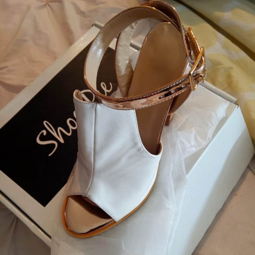 Women's sandals